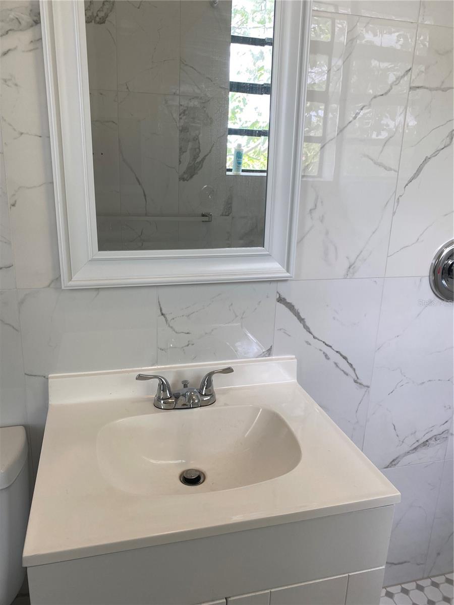 VENICE HOMESITE CO - Residential Lease