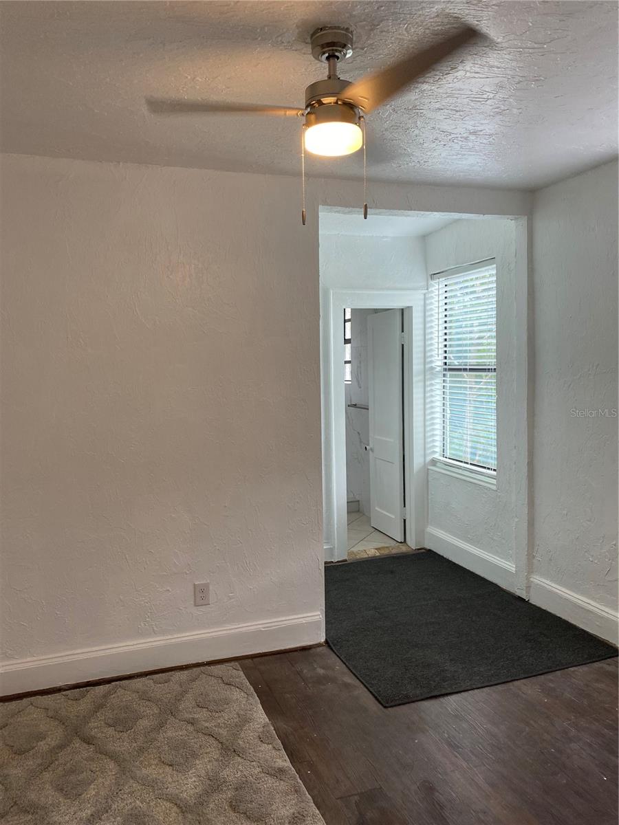 VENICE HOMESITE CO - Residential Lease