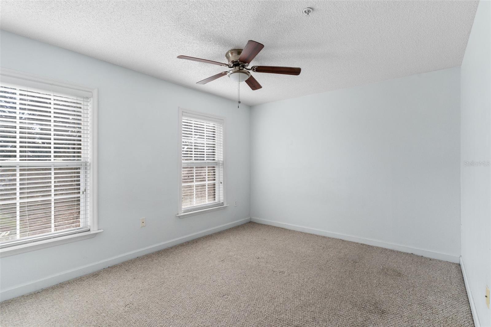 MIRIADA CONDO - Residential