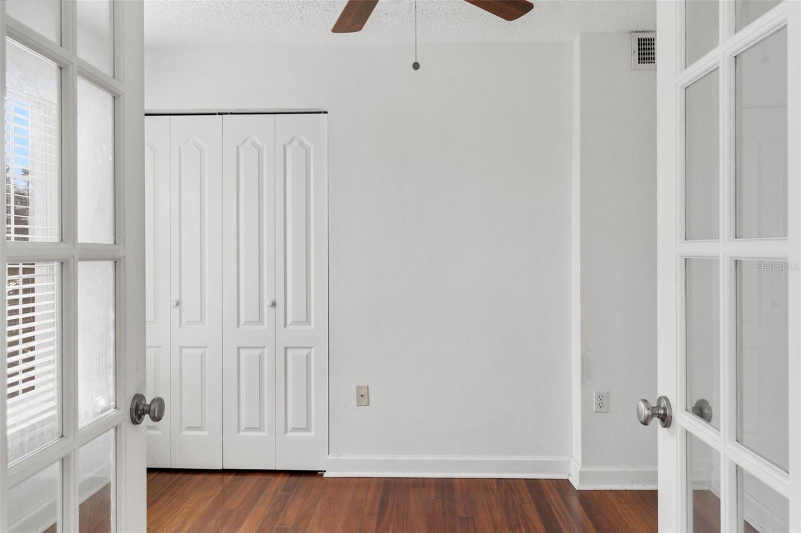 MIRIADA CONDO - Residential