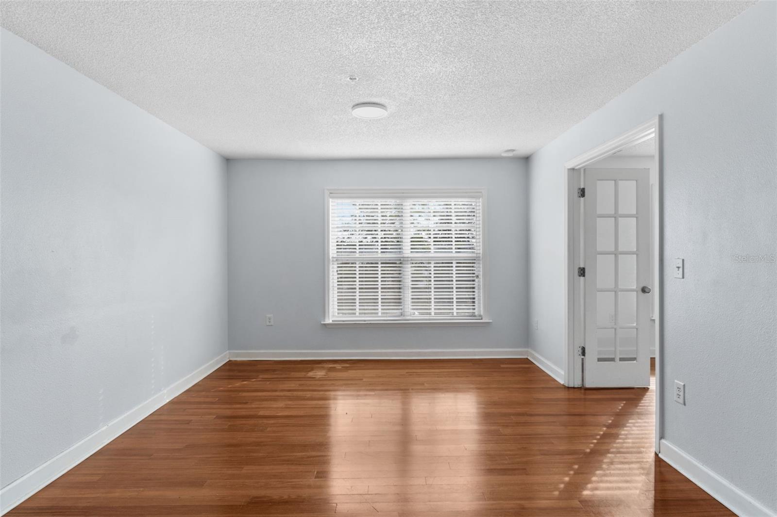 MIRIADA CONDO - Residential