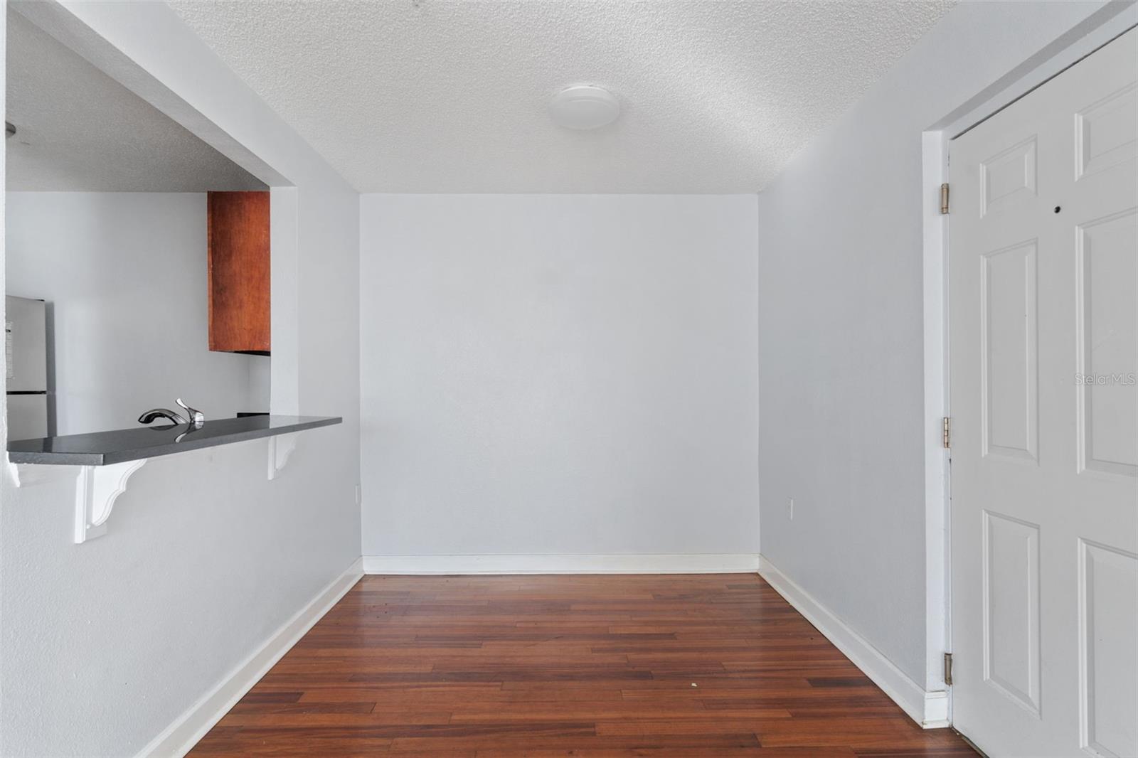 MIRIADA CONDO - Residential