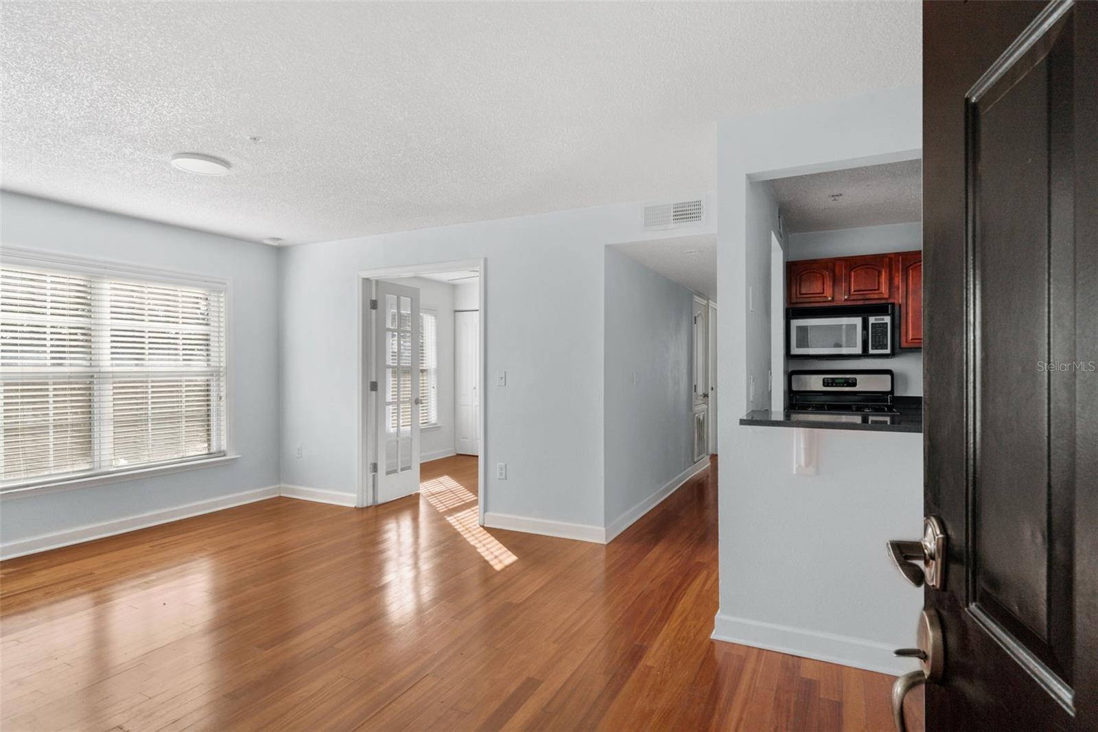 MIRIADA CONDO - Residential