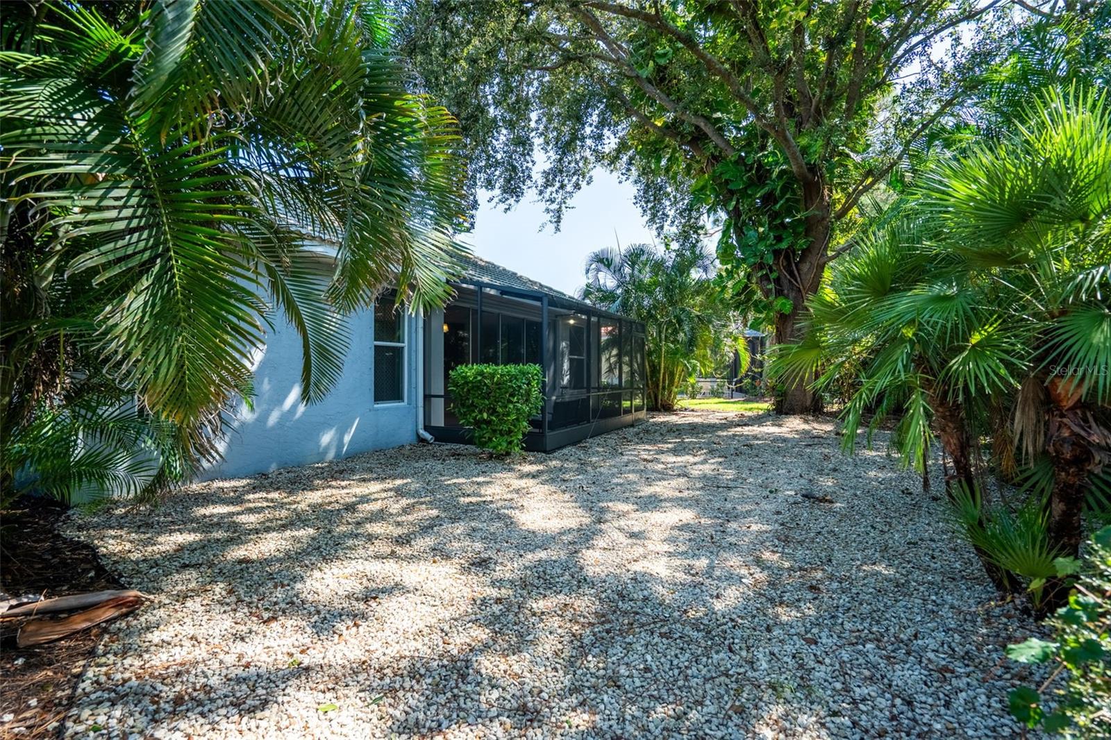 FALCON TRACE/CALUSA LAKES - Residential Lease