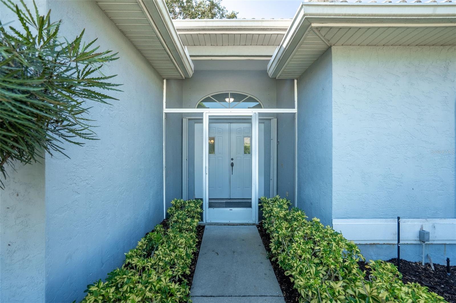 FALCON TRACE/CALUSA LAKES - Residential Lease