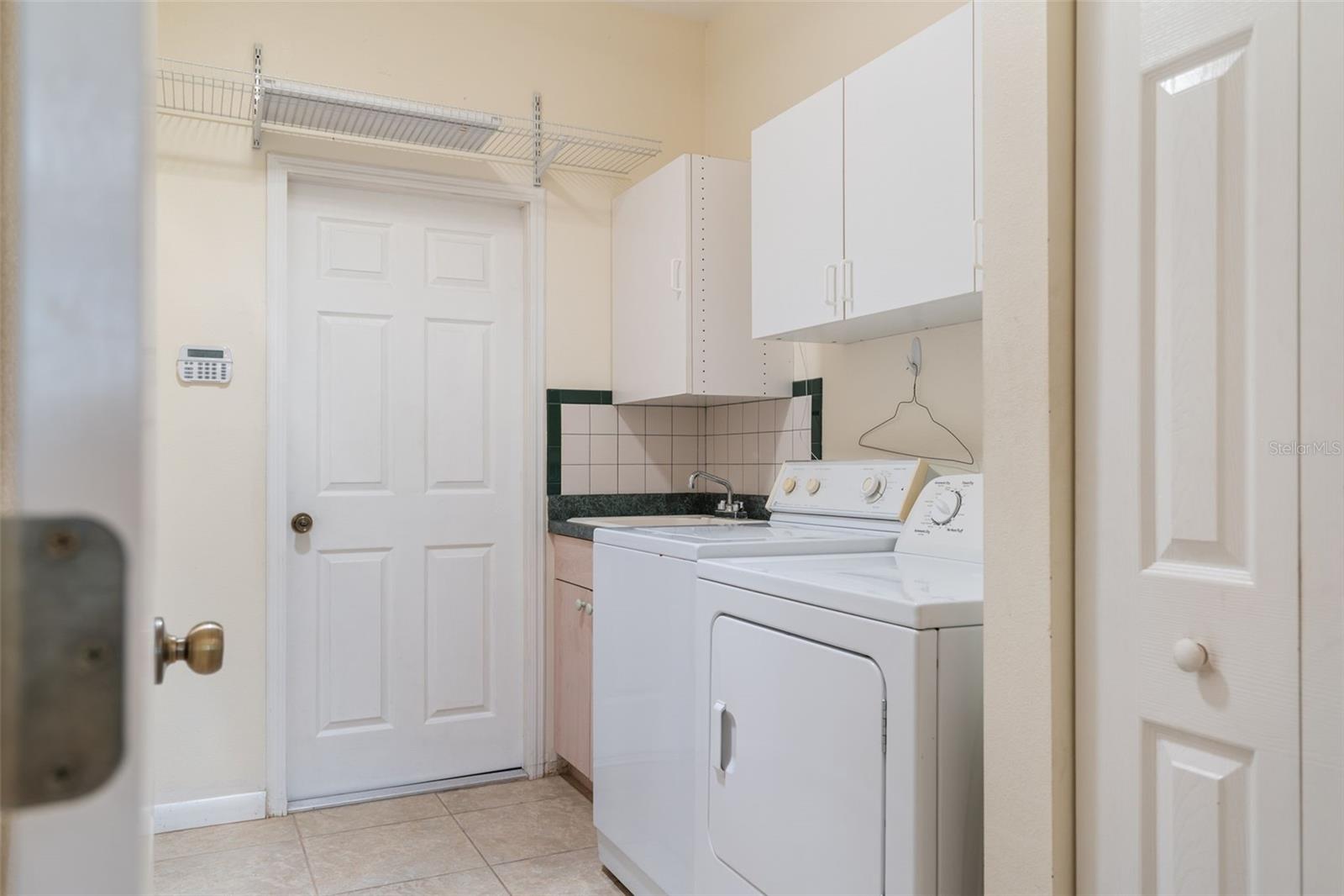 FALCON TRACE/CALUSA LAKES - Residential Lease