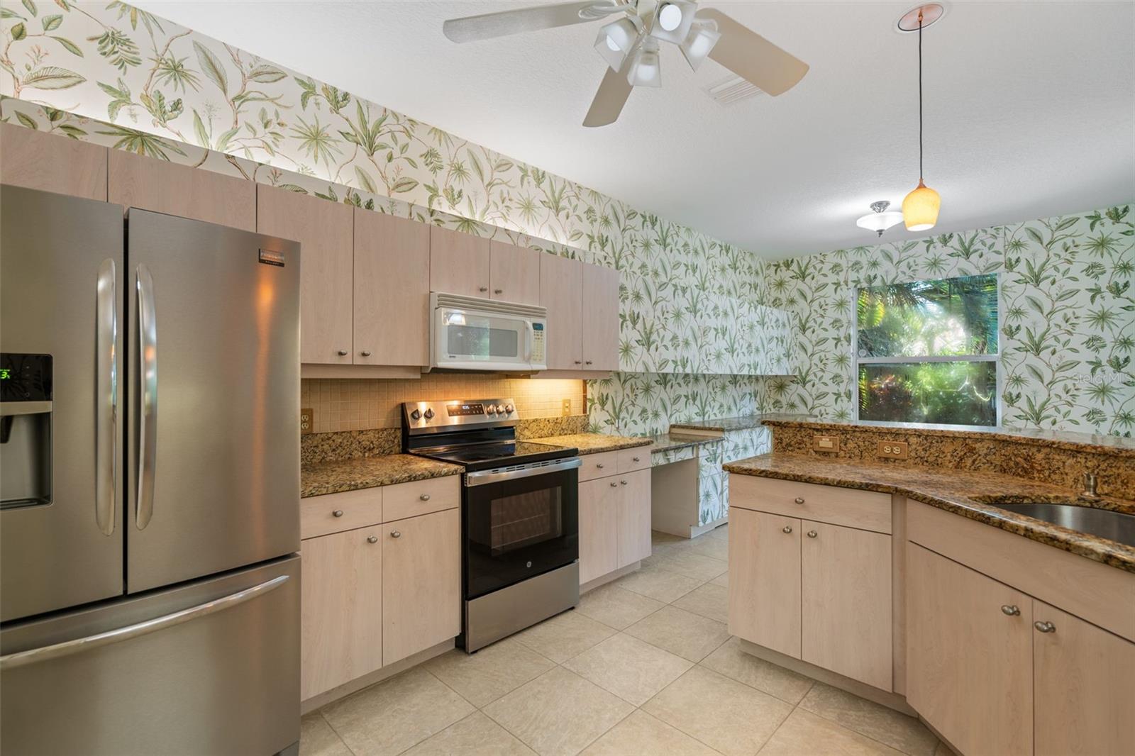 FALCON TRACE/CALUSA LAKES - Residential Lease
