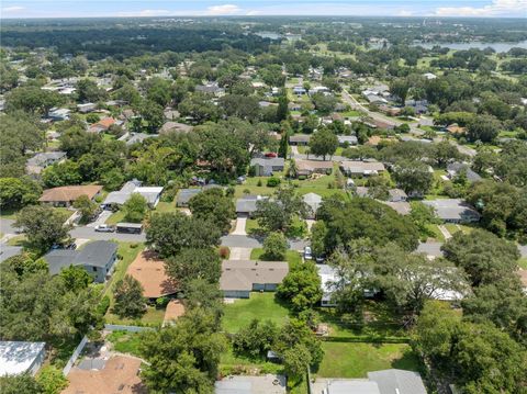 A home in LAKELAND