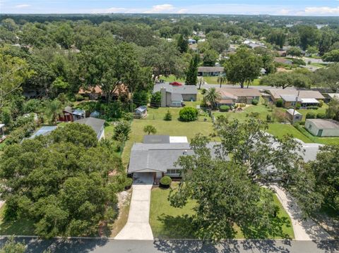 A home in LAKELAND