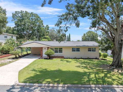 A home in LAKELAND