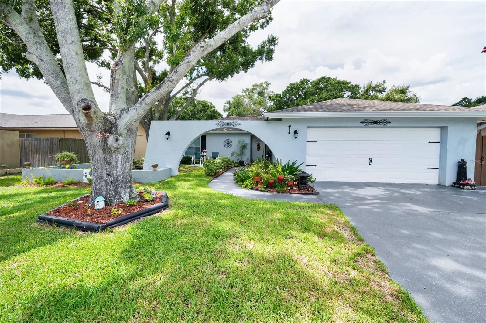 3233 CARRIAGE DRIVE
