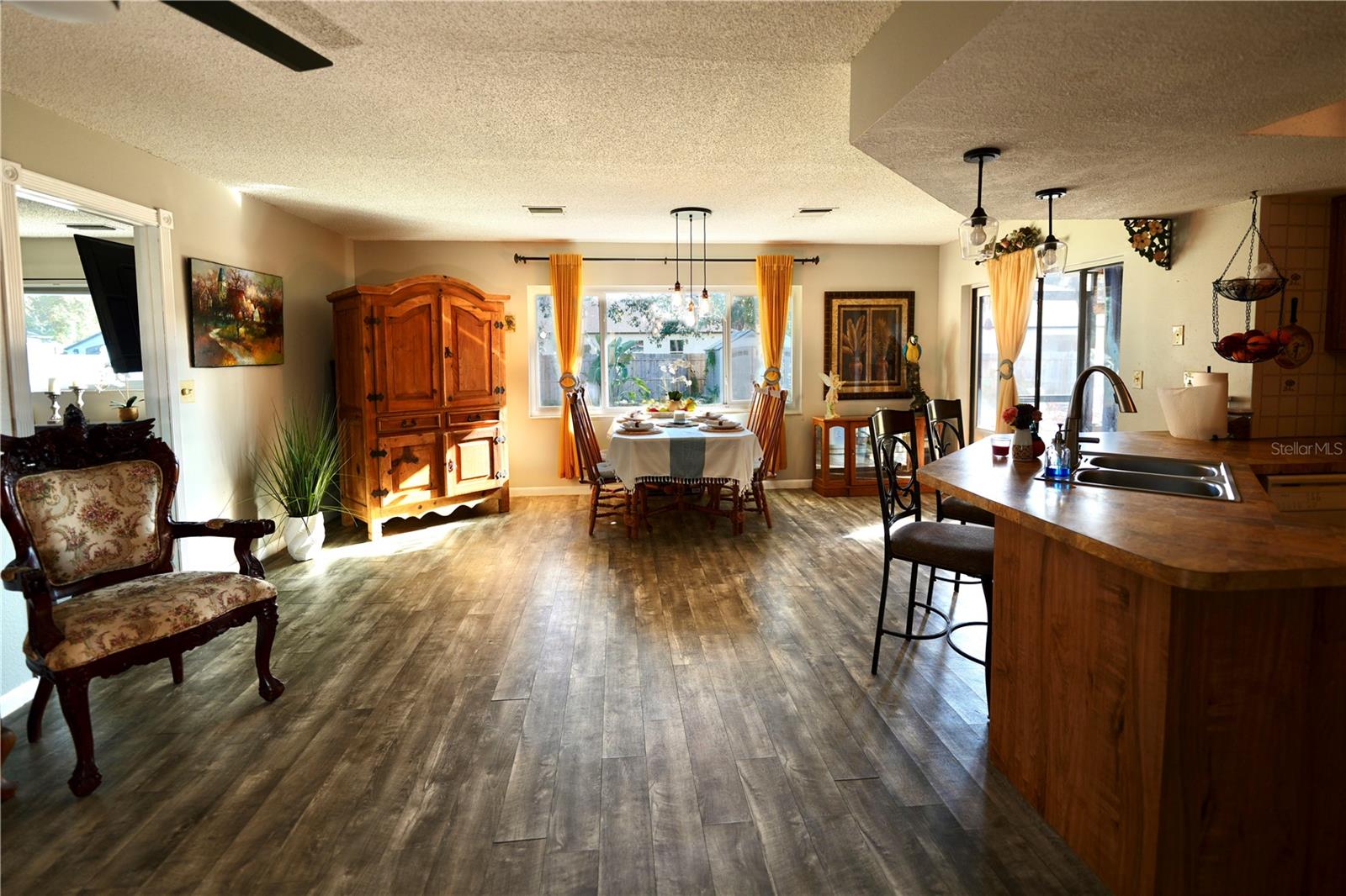 SPRING HILL - Residential