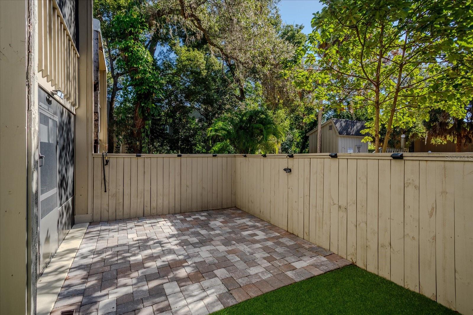 CROWN OAKS - Residential