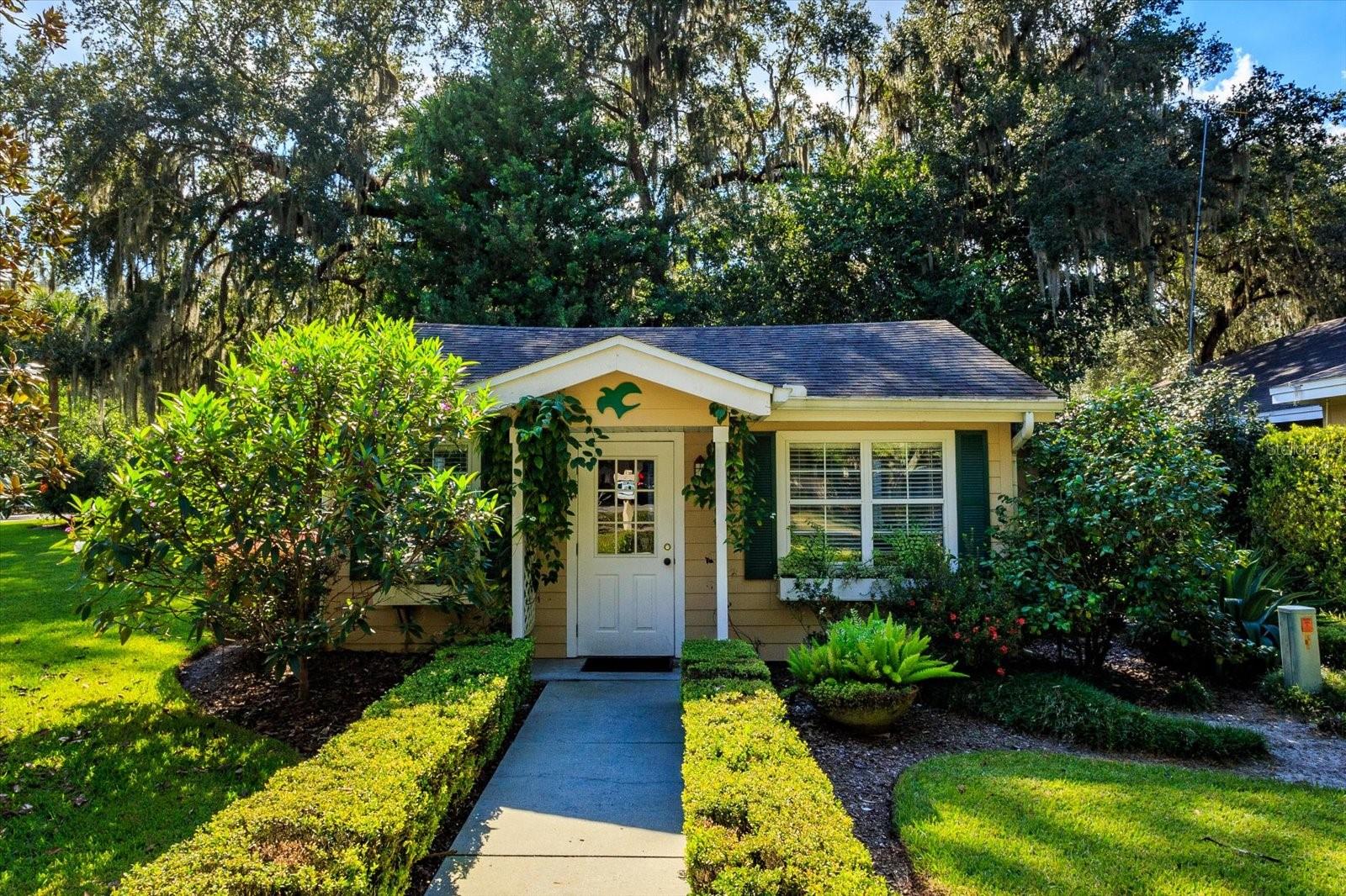 CROWN OAKS - Residential