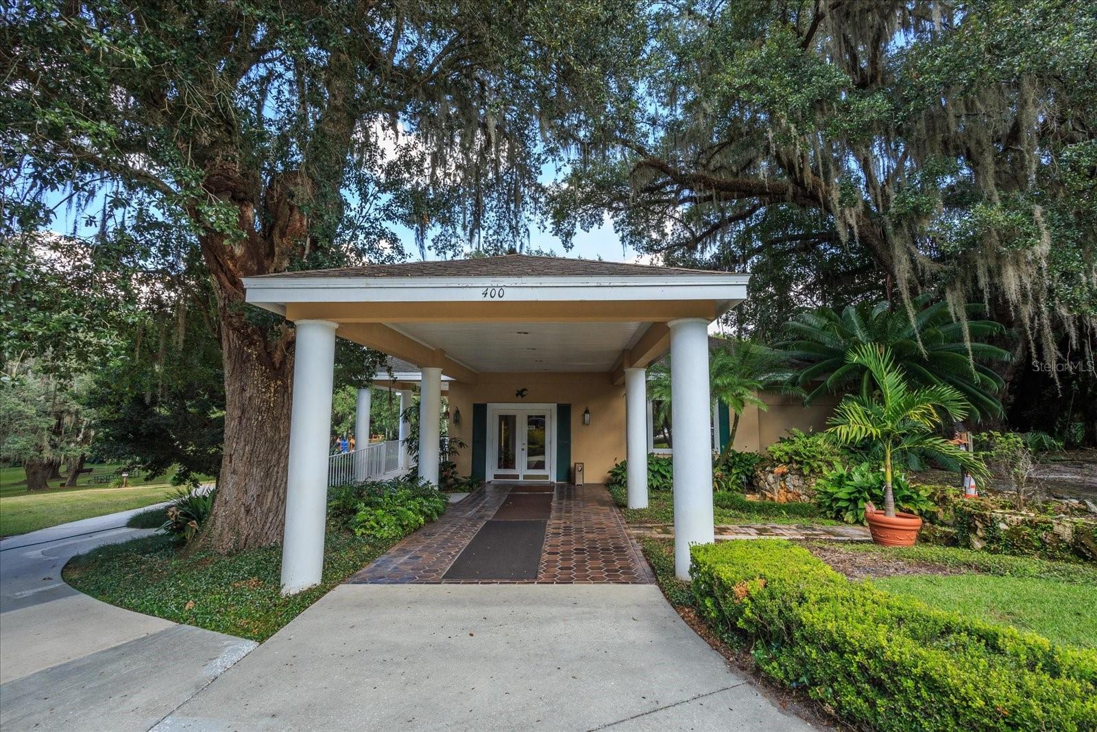 CROWN OAKS - Residential