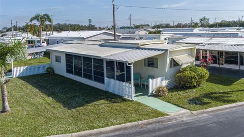 A home in ELLENTON