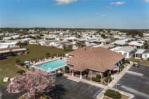 A home in ELLENTON