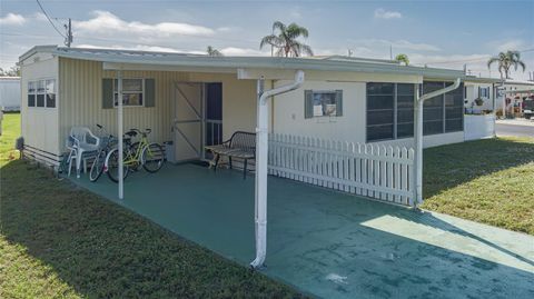 A home in ELLENTON