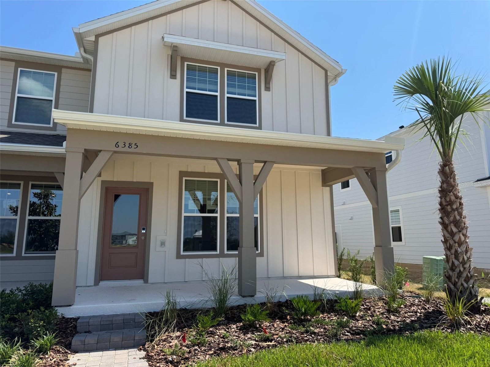 Brand New 4-Bedroom Townhome in Winter Garden – Move-In Ready! Welcome to this stunning new construction townhome located in the heart of Winter Garden, offering the perfect blend of style, comfort, and convenience. This spacious 4-bedroom, 2.5-bathroom home features an open-concept layout, modern finishes, and abundant natural light throughout.
The kitchen boasts sleek cabinetry, stone countertops, and stainless steel appliances, opening seamlessly to the dining and living areas — ideal for entertaining. Upstairs, you’ll find a large primary suite with a walk-in closet and elegant en-suite bath, along with three additional bedrooms and a second full bathroom. Additional highlights, attached garage, and energy-efficient features. Enjoy a low-maintenance lifestyle with the perks of brand-new construction and warranty peace of mind.Conveniently located near top-rated schools, major highways, shopping, dining, and the best of Winter Garden living. Don’t miss this opportunity — schedule your showing today!