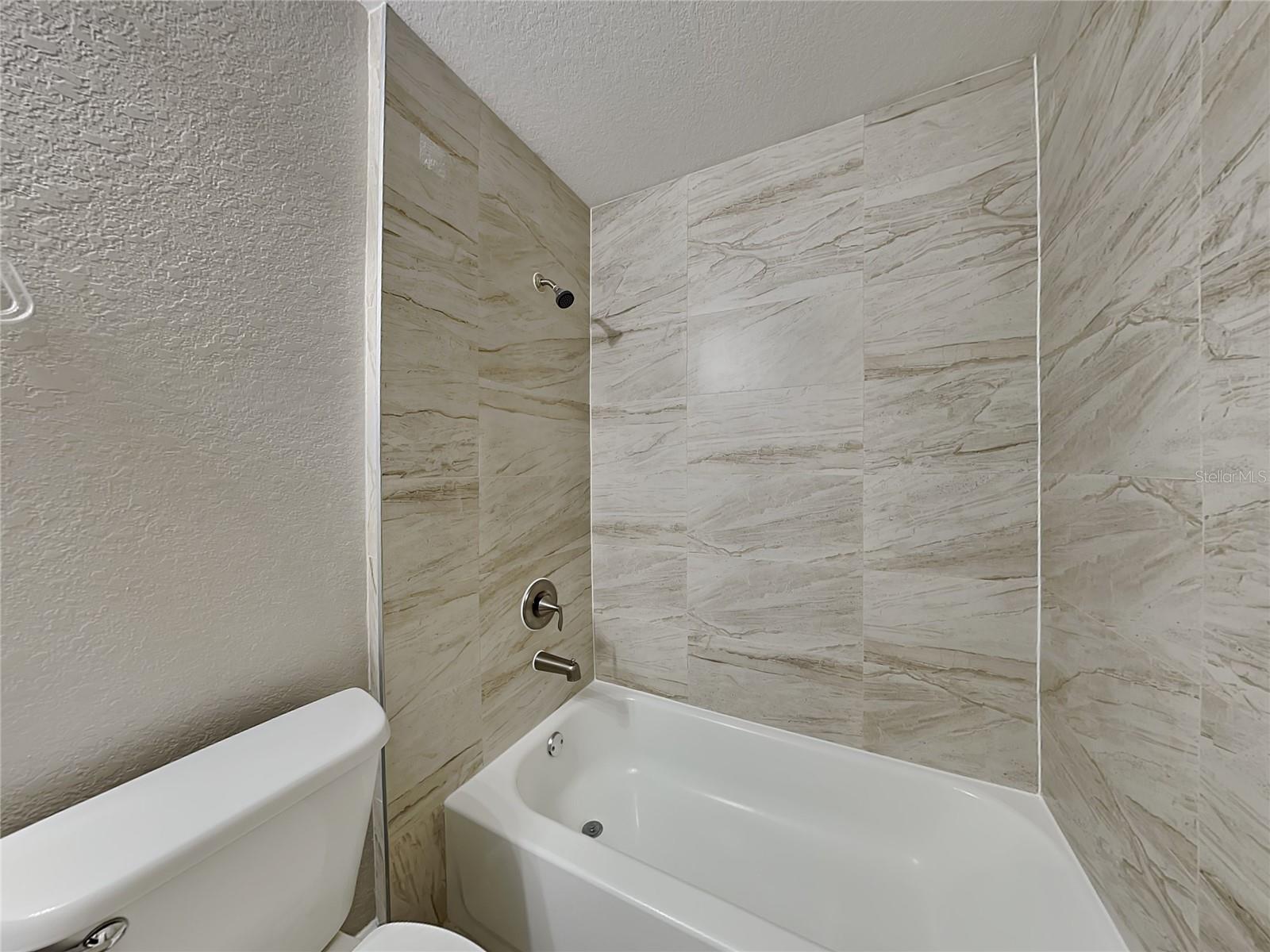 EAGLE CREST - Residential Lease