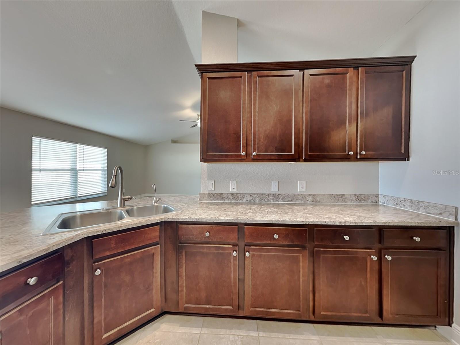 EAGLE CREST - Residential Lease