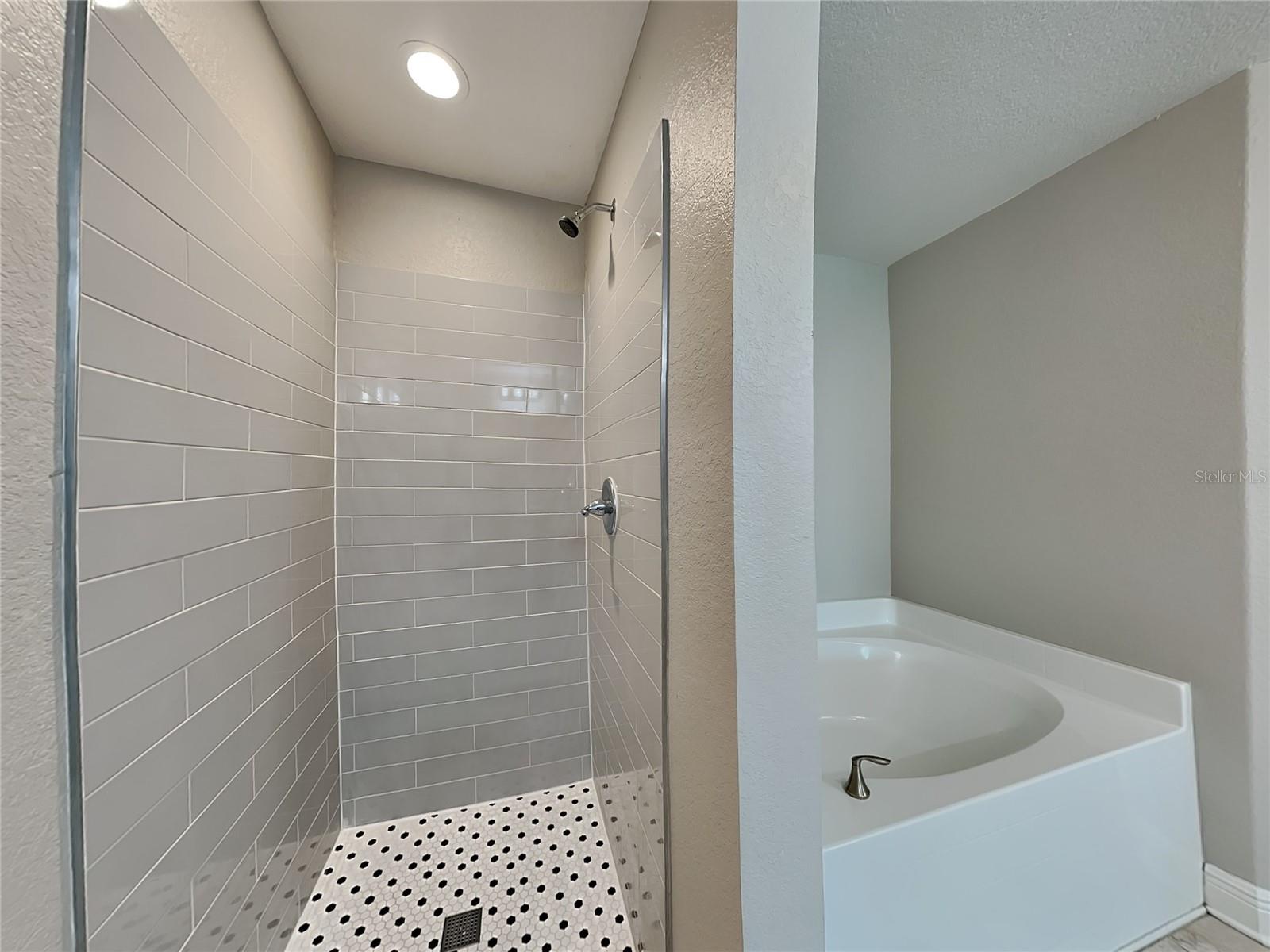 EAGLE CREST - Residential Lease