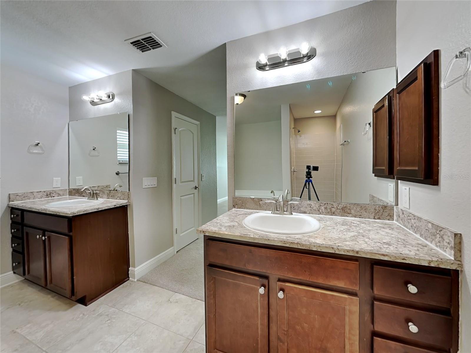 EAGLE CREST - Residential Lease