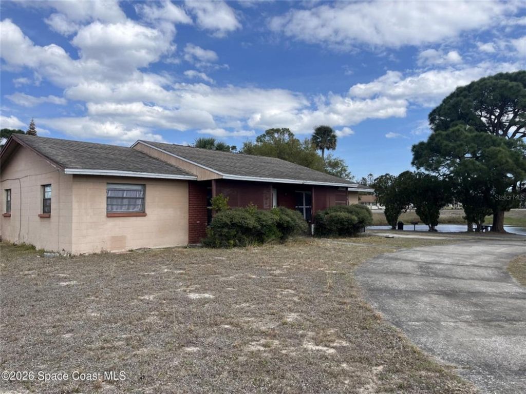 Photo of 1380 Shelly Place, Titusville, FL 32780 (MLS # O6386279)