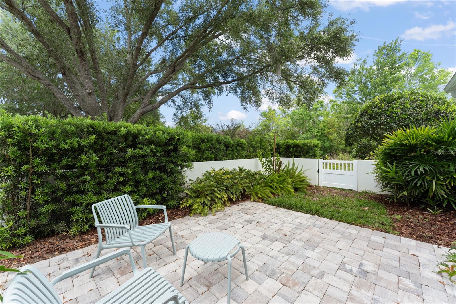 SUNSET LAKES - Residential