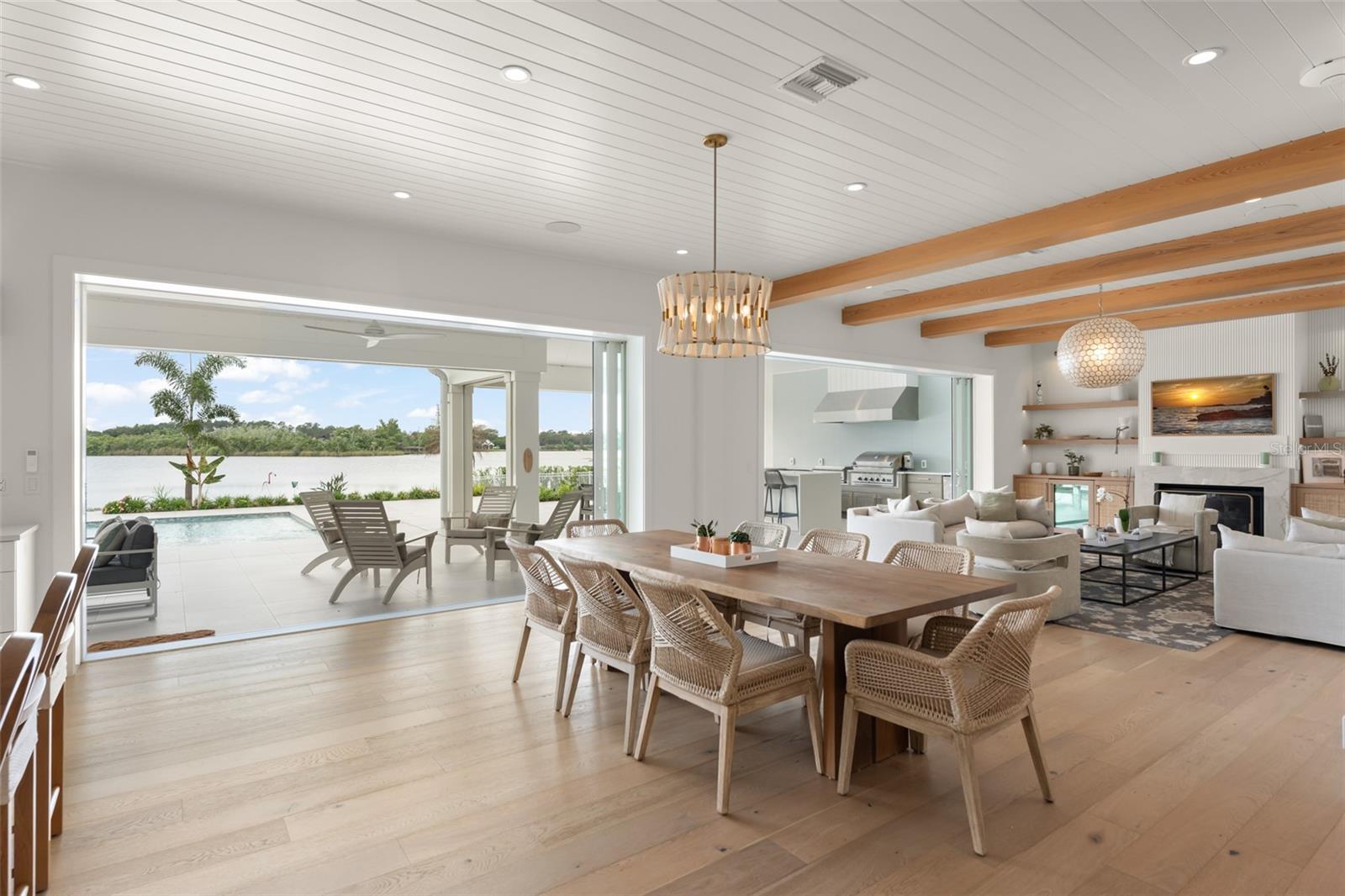 SUNSET LAKES - Residential