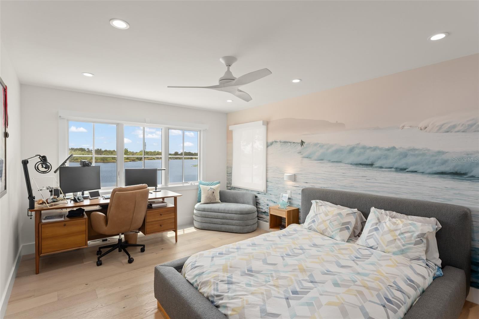 SUNSET LAKES - Residential