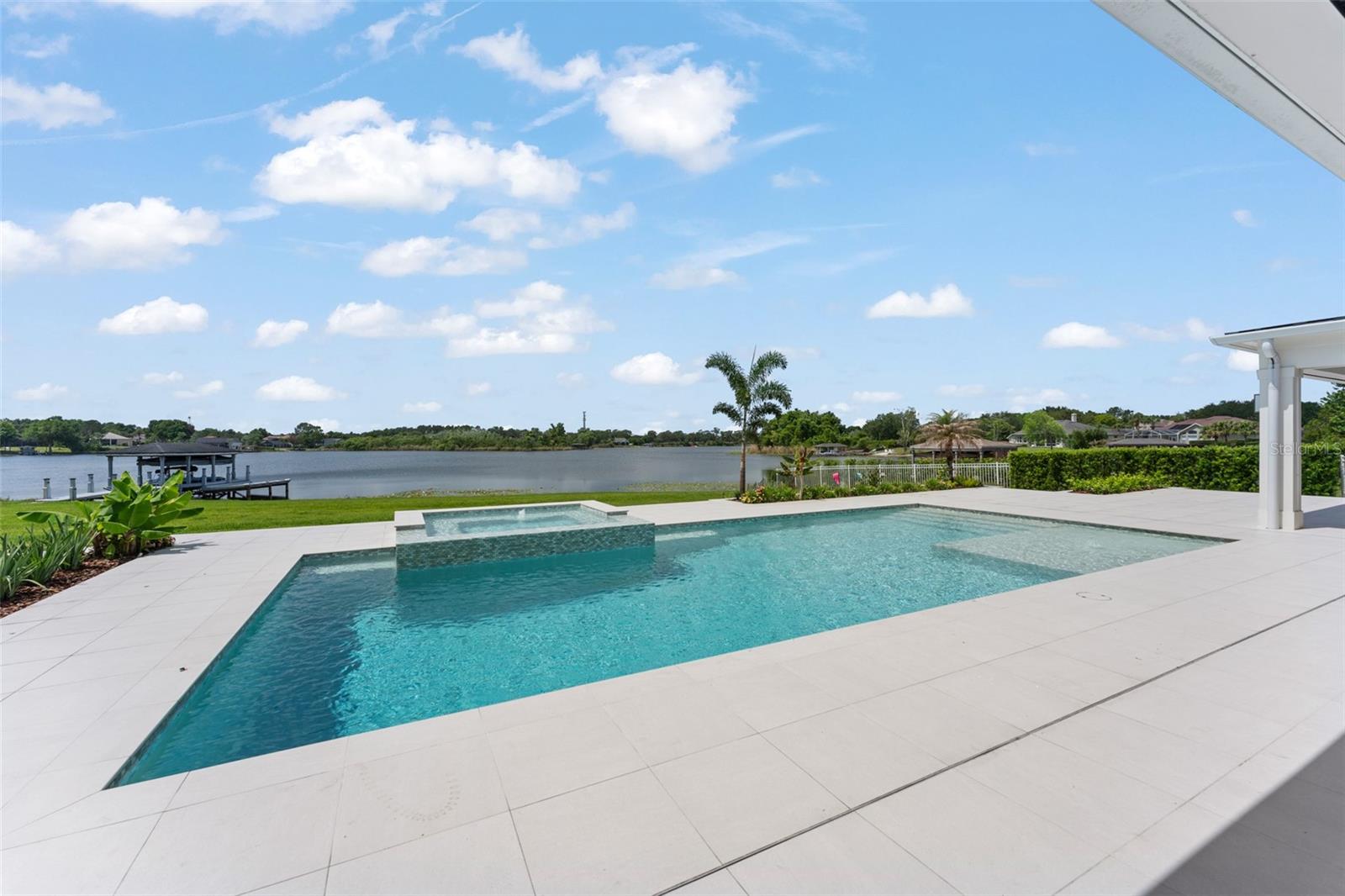 SUNSET LAKES - Residential