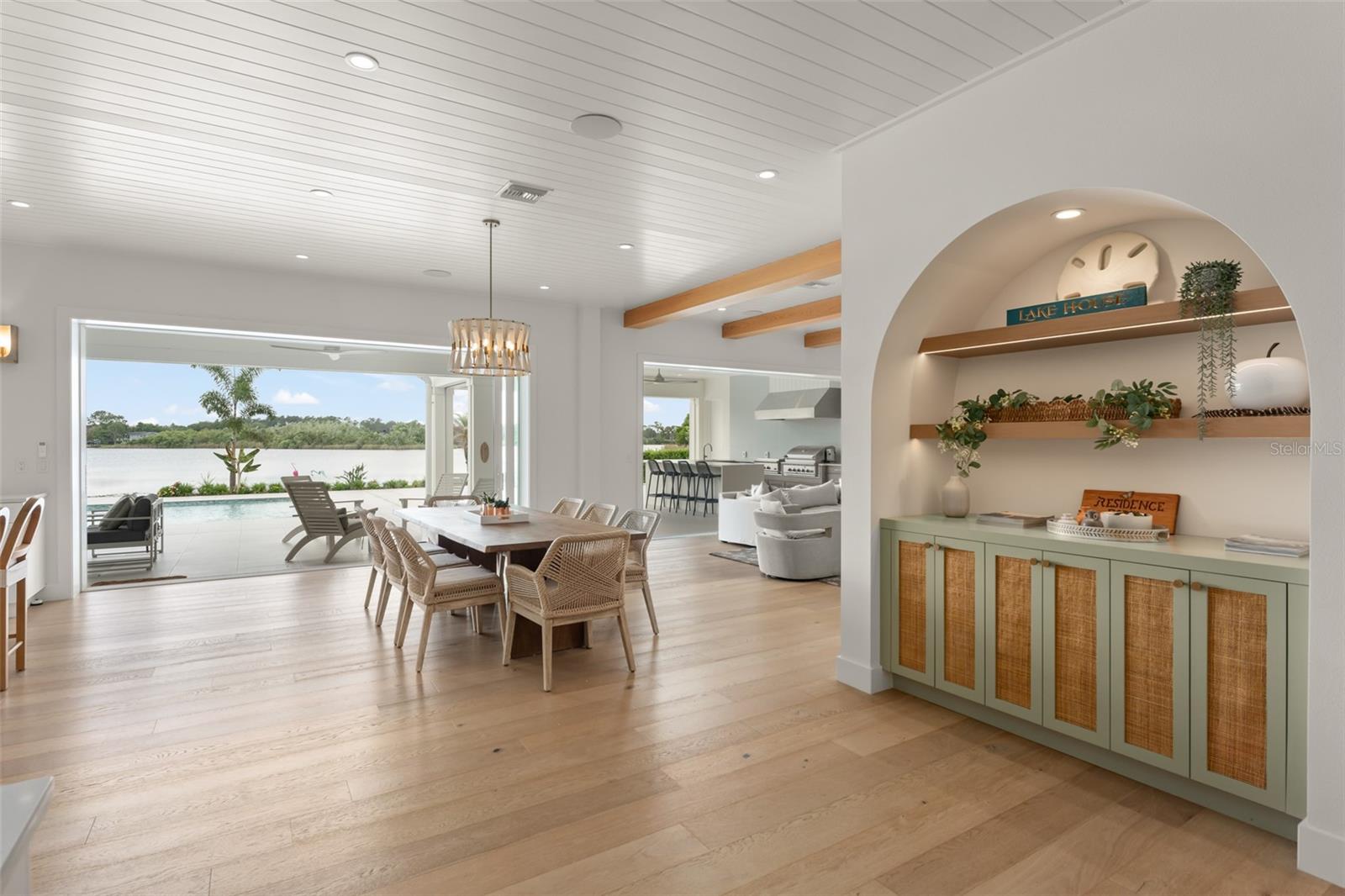 SUNSET LAKES - Residential
