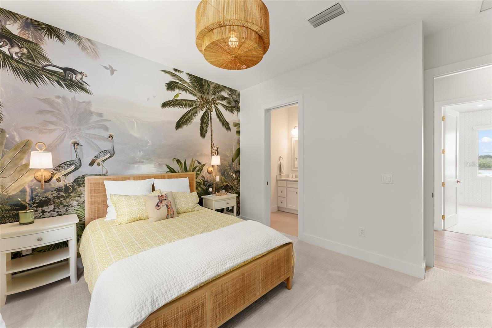 SUNSET LAKES - Residential