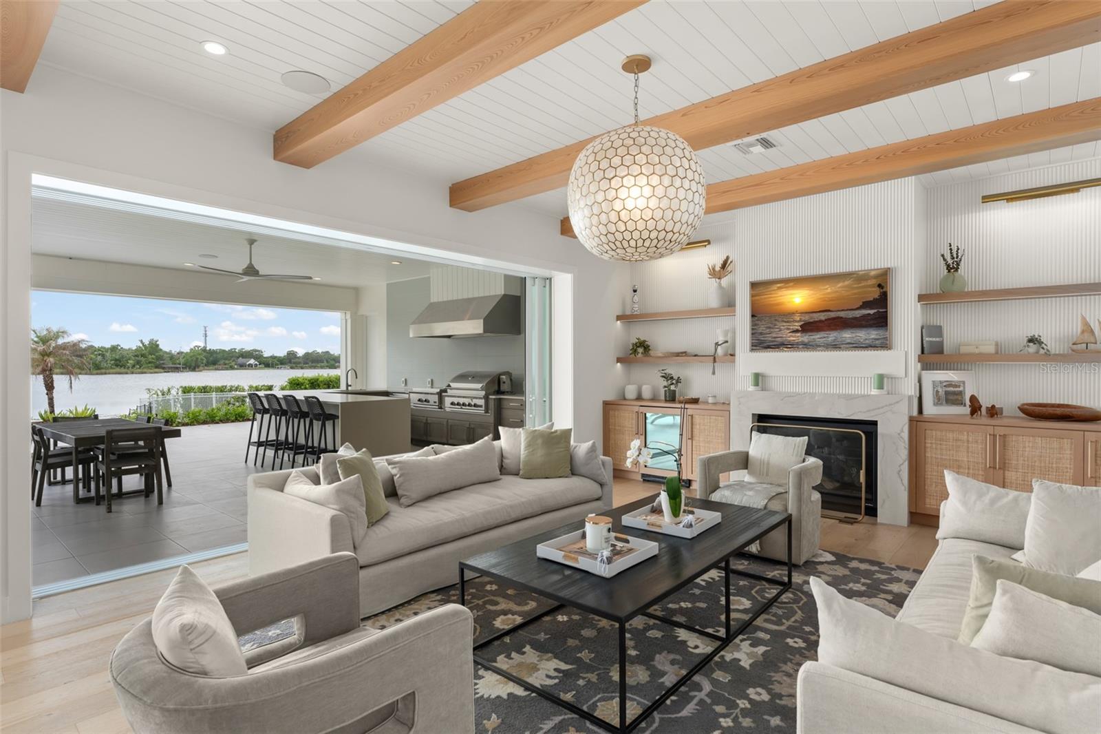 SUNSET LAKES - Residential