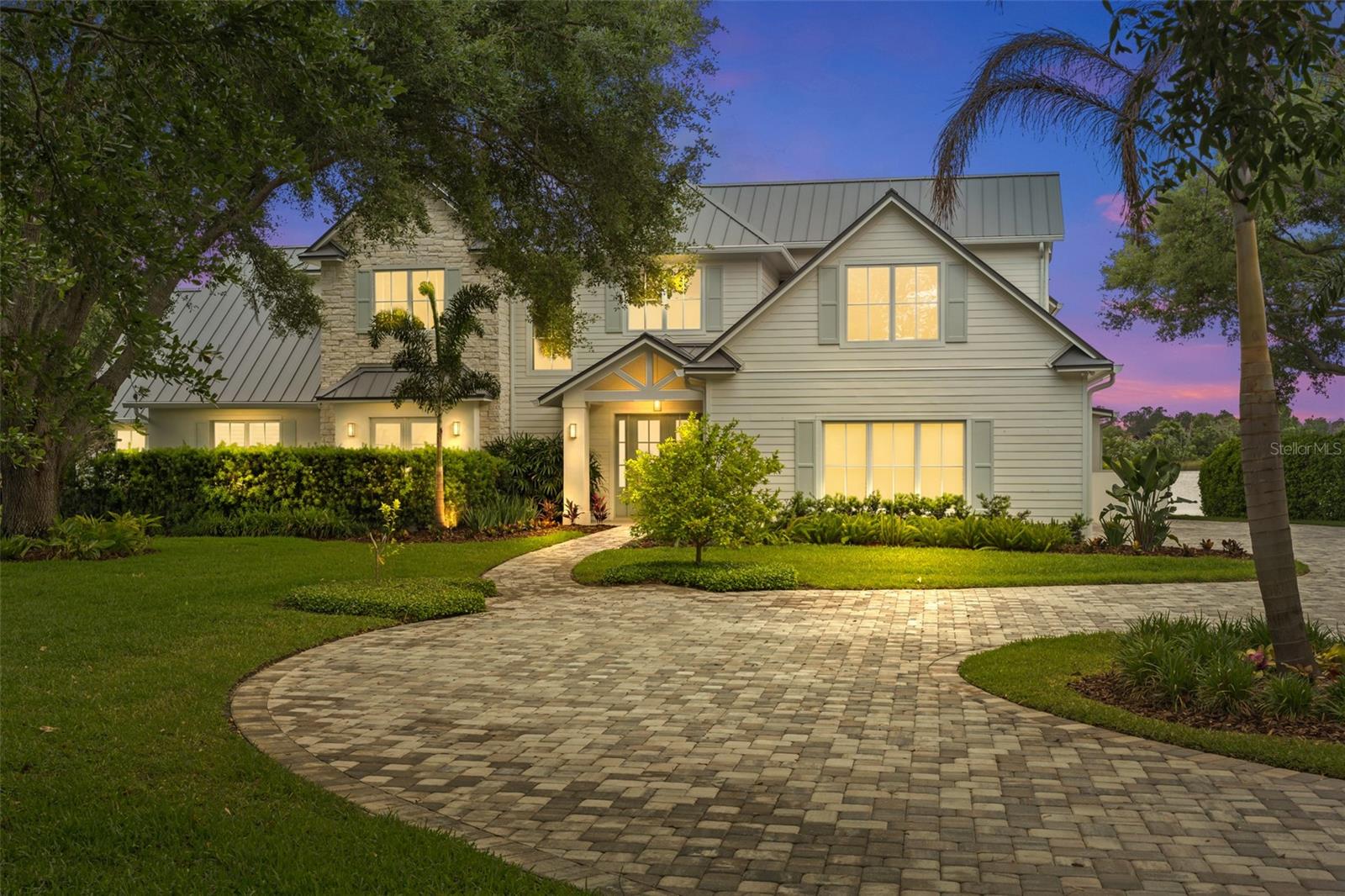 SUNSET LAKES - Residential