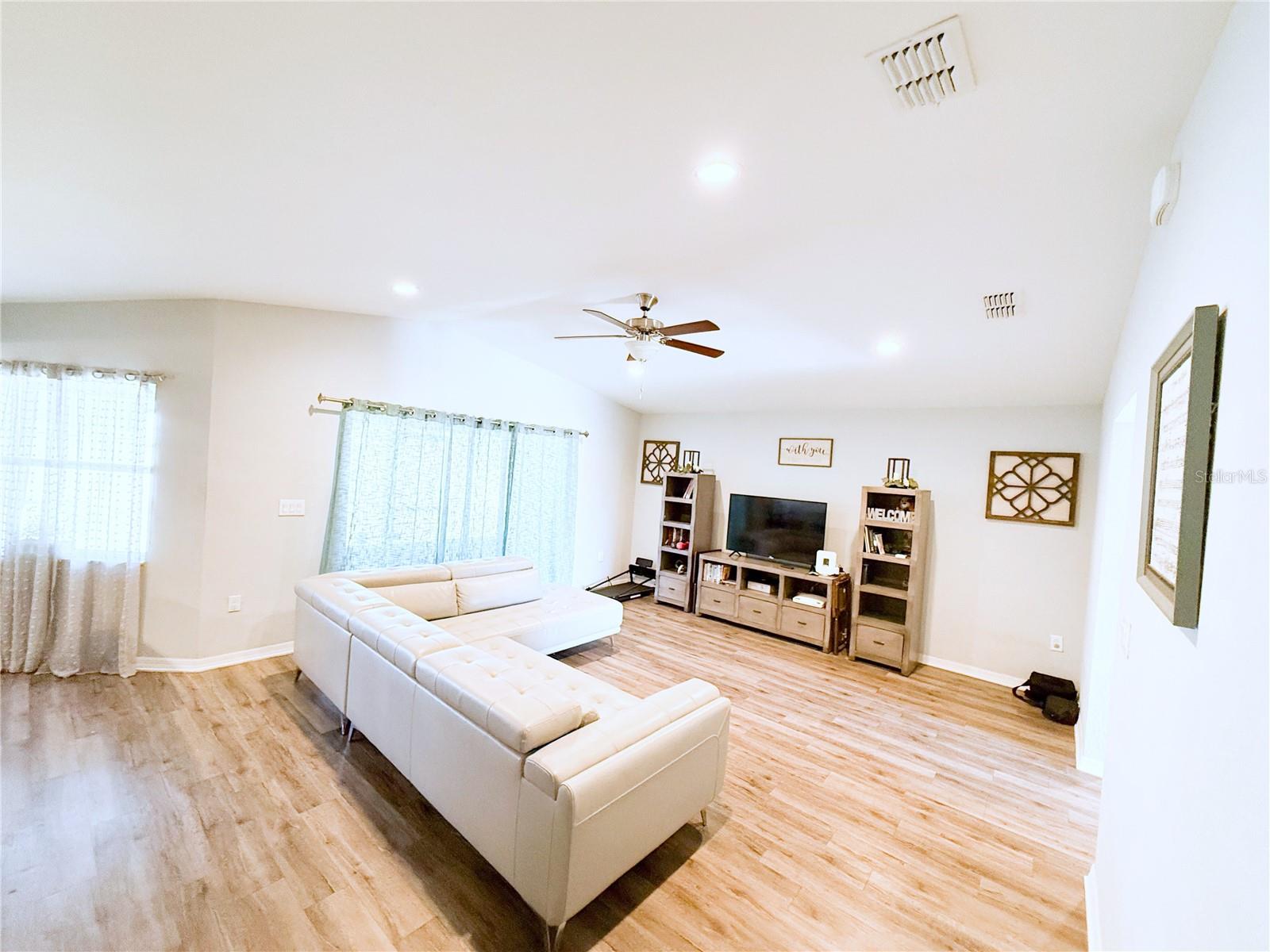 WATERS EDGE AT THE LAKE PB 168 PGS 1-2 - Residential