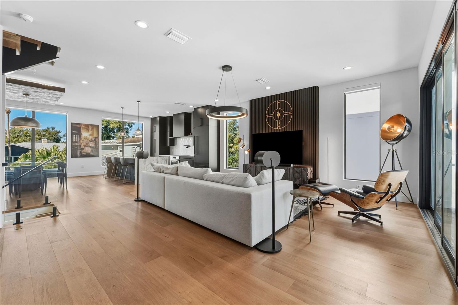 MUNRO AND MC INTOSH'S ADDITION - Residential