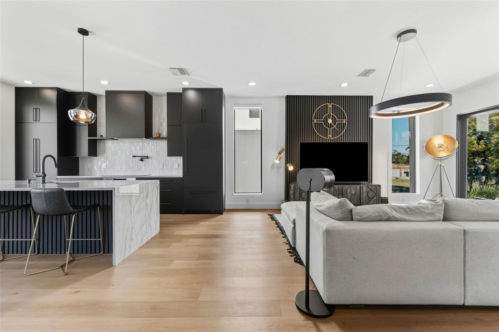 MUNRO AND MC INTOSH'S ADDITION - Residential