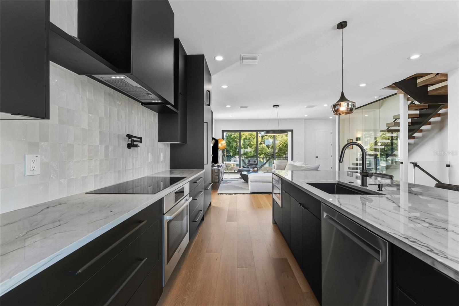 MUNRO AND MC INTOSH'S ADDITION - Residential