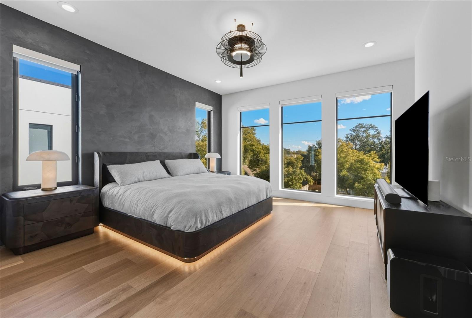 MUNRO AND MC INTOSH'S ADDITION - Residential