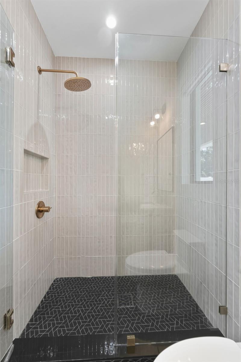 MUNRO AND MC INTOSH'S ADDITION - Residential