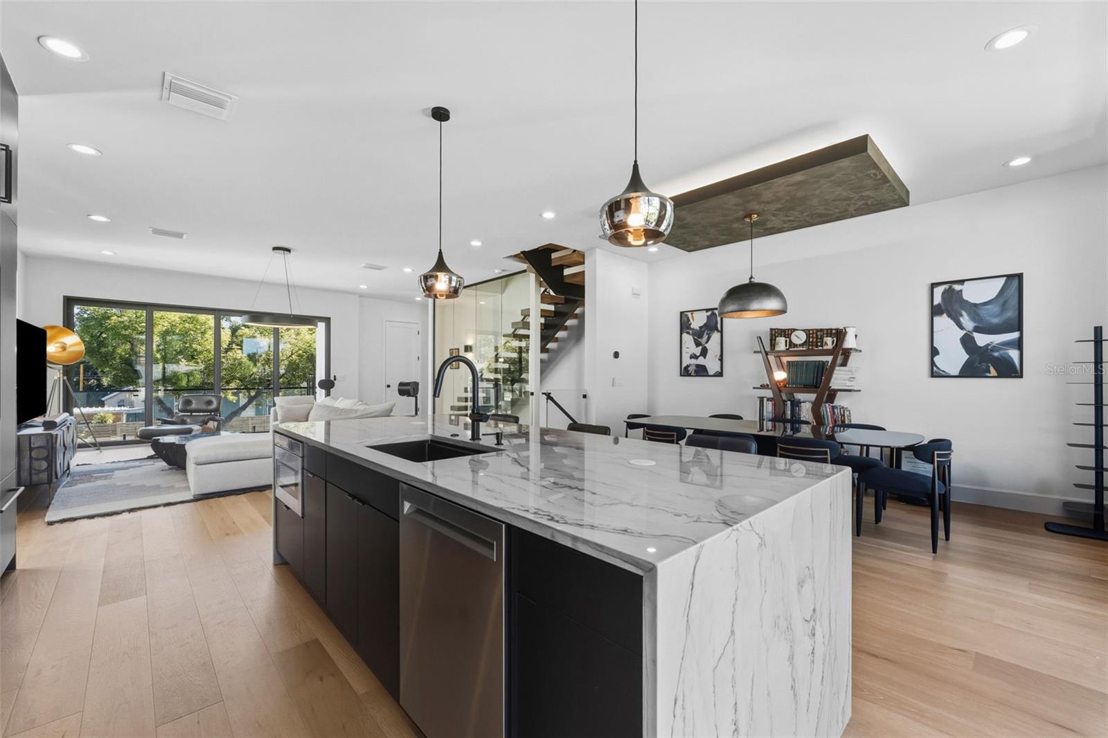 MUNRO AND MC INTOSH'S ADDITION - Residential