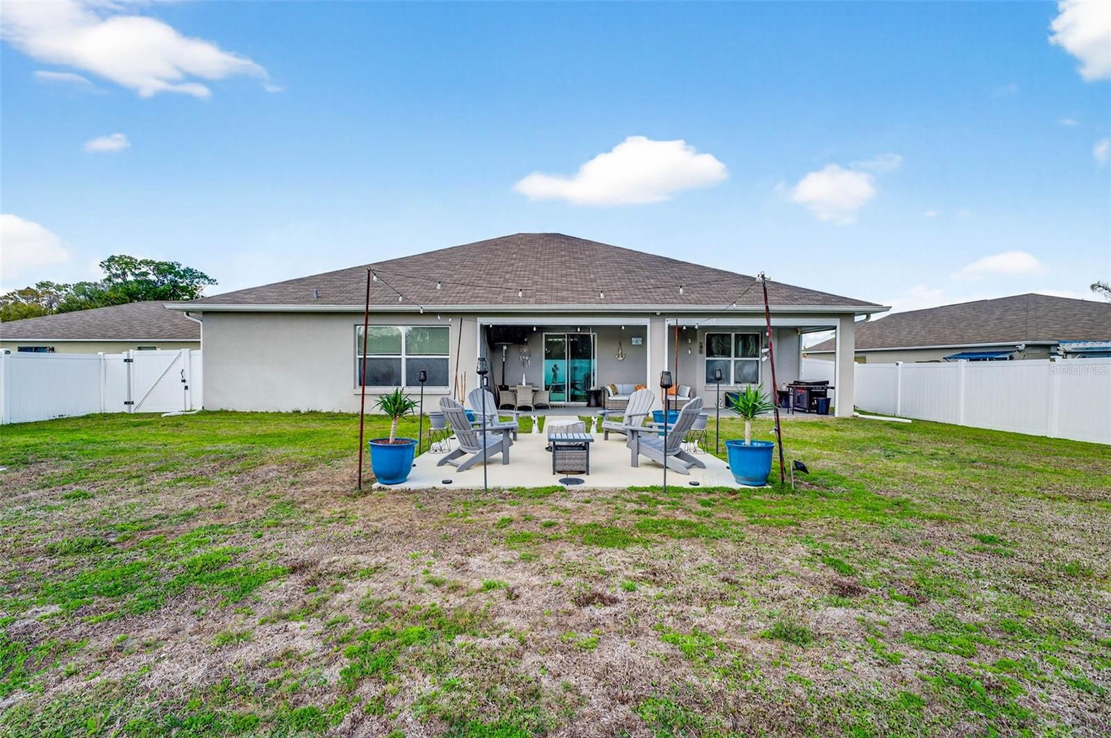 COUNTRY SQUARE - Residential