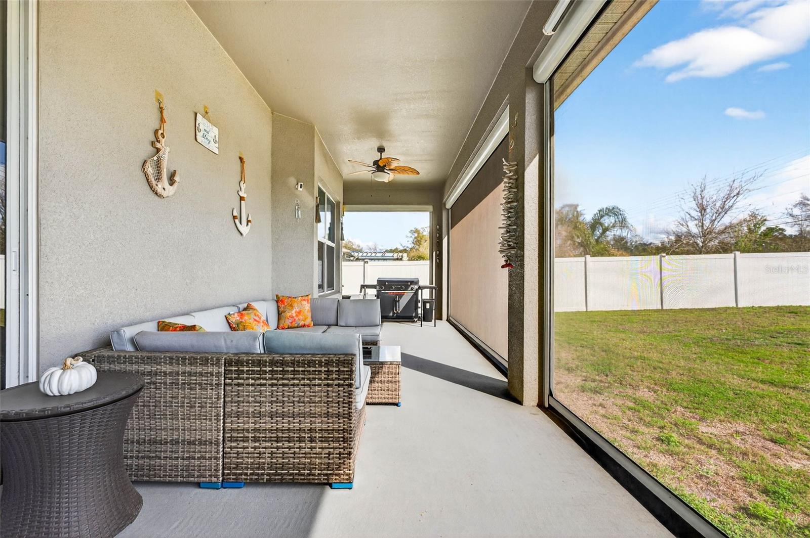 COUNTRY SQUARE - Residential