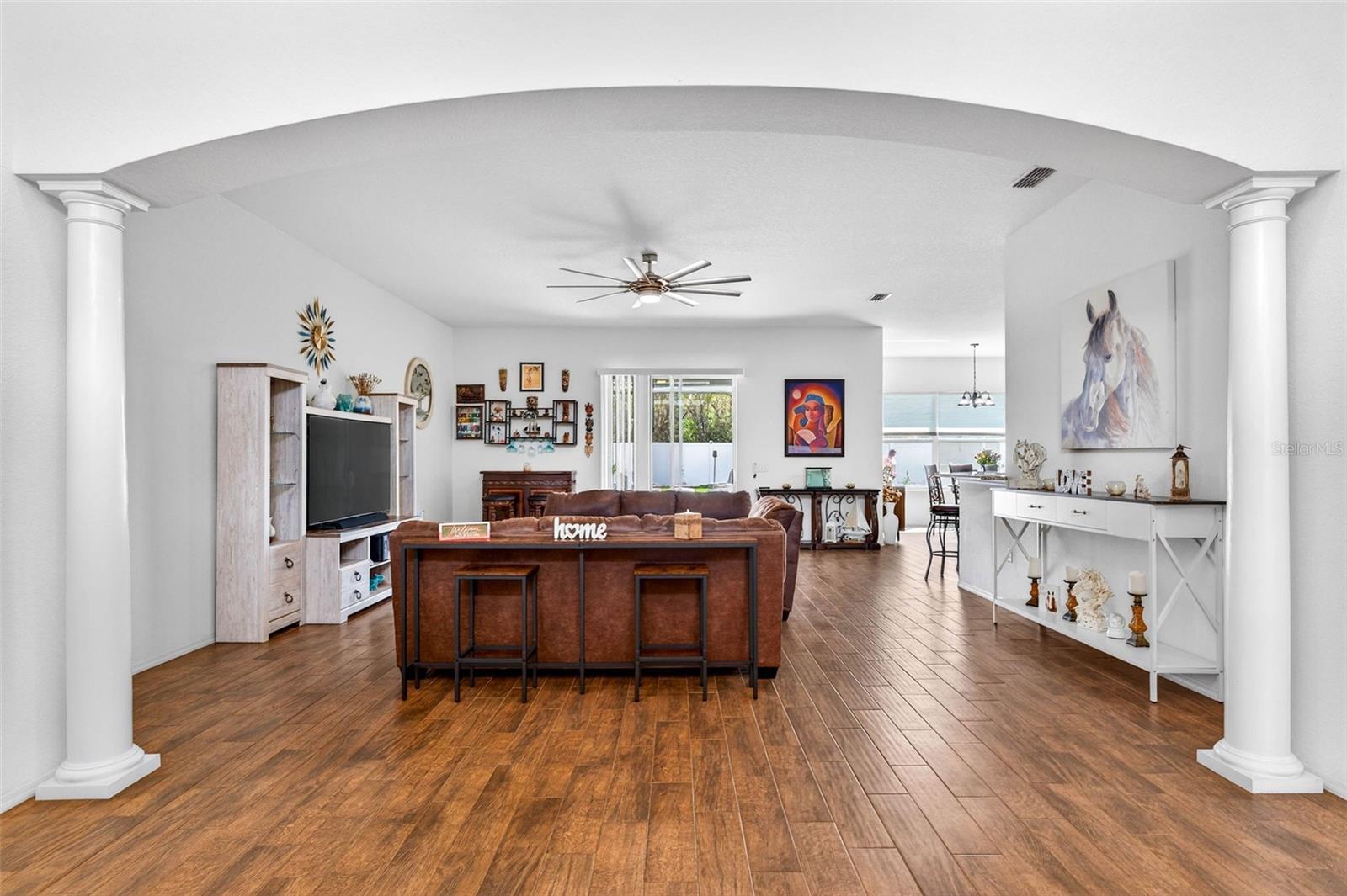 COUNTRY SQUARE - Residential