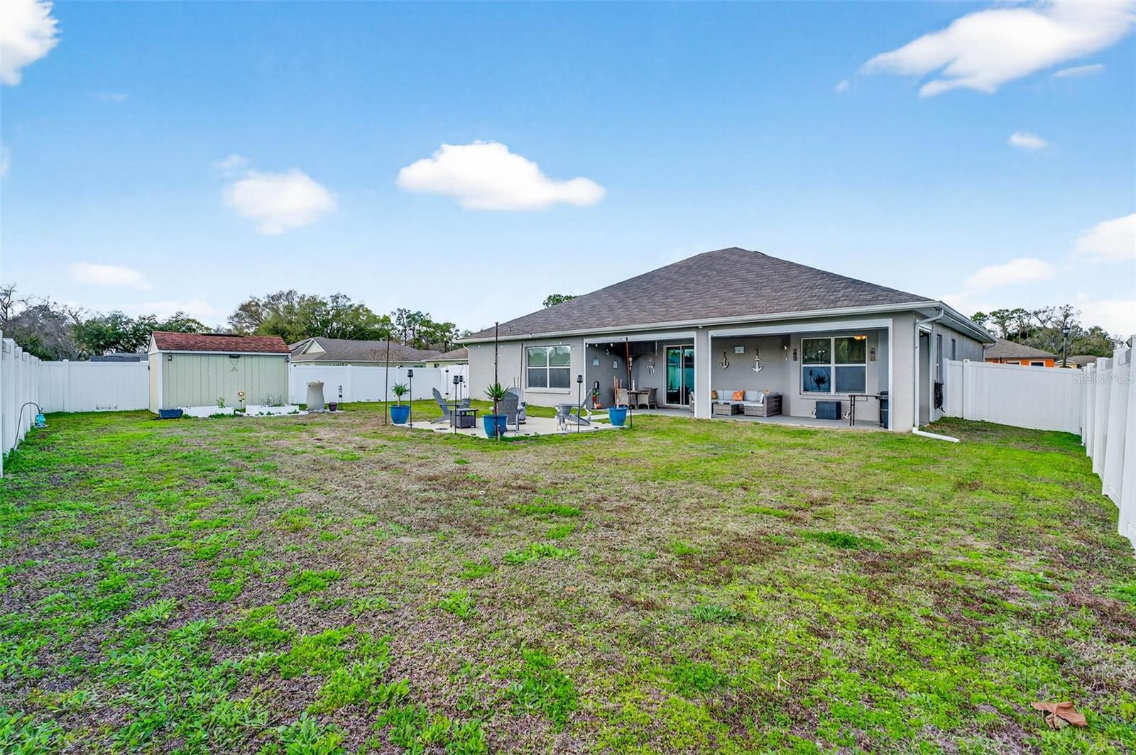 COUNTRY SQUARE - Residential