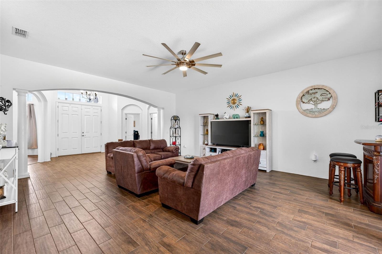 COUNTRY SQUARE - Residential