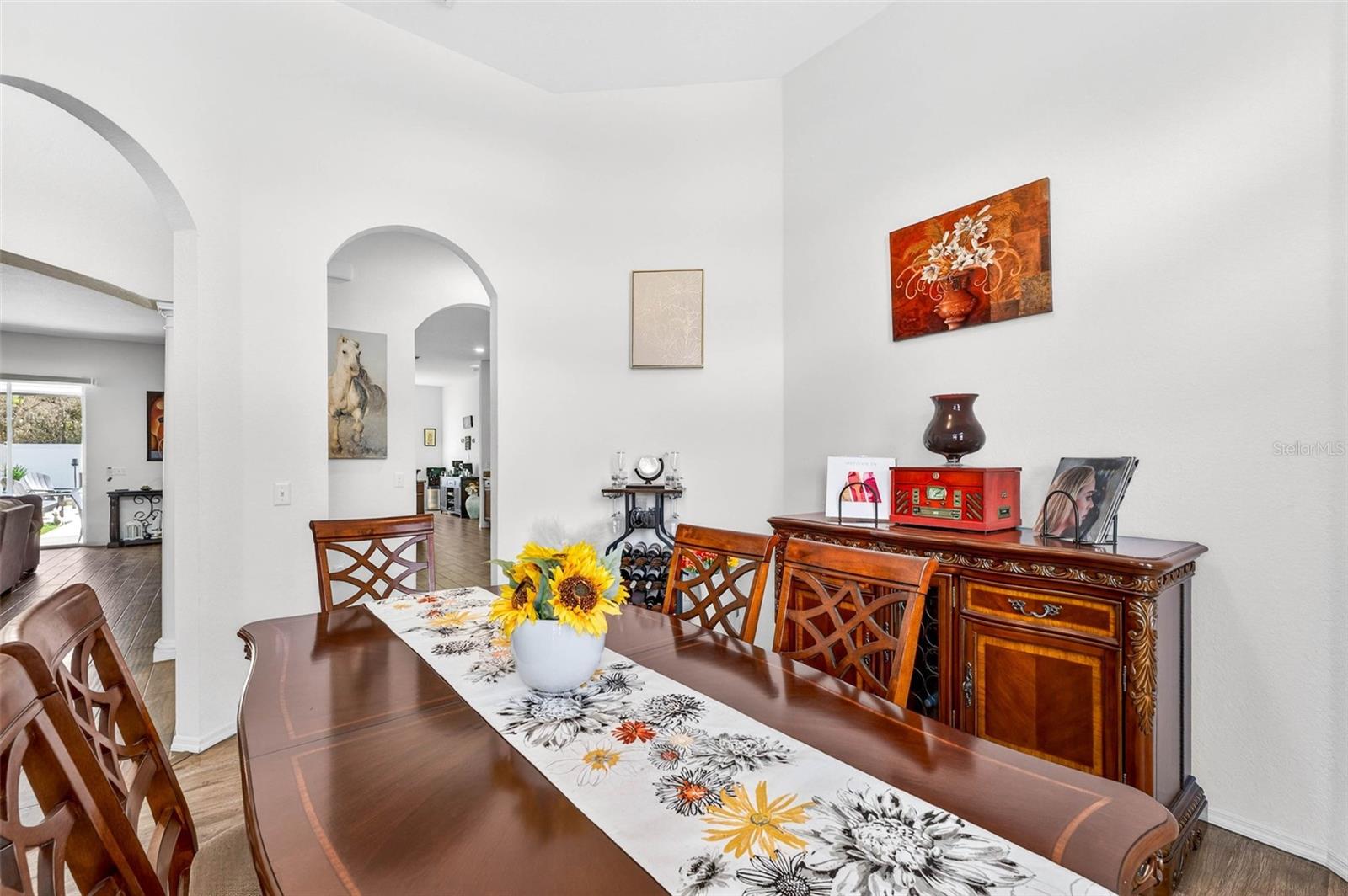 COUNTRY SQUARE - Residential