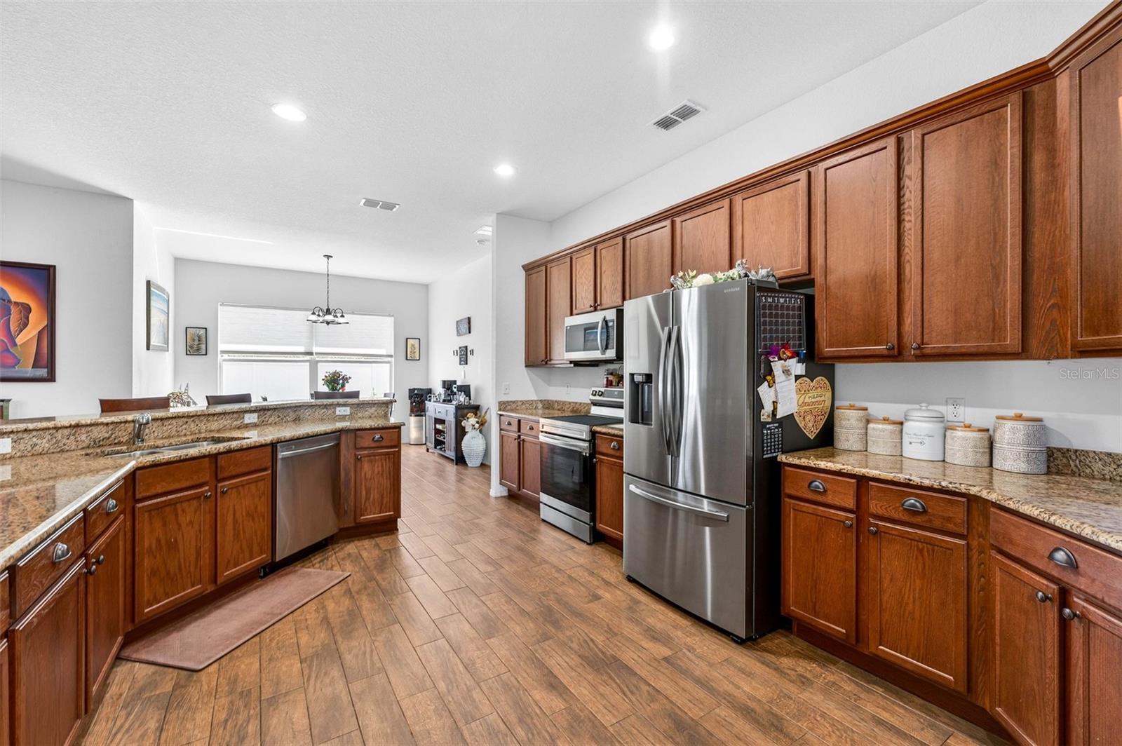 COUNTRY SQUARE - Residential